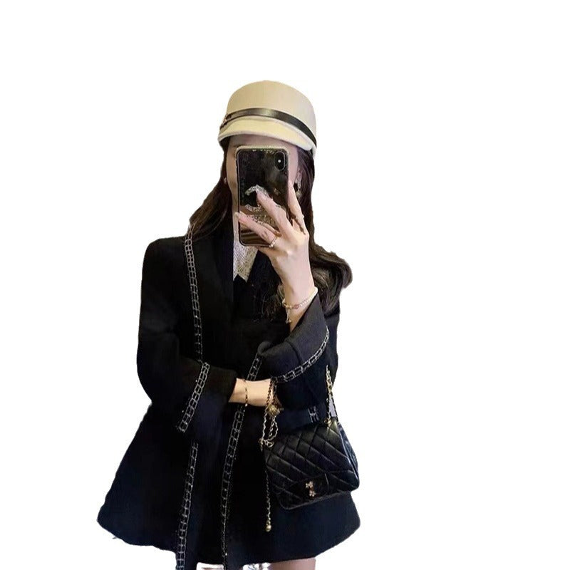 Chic Double-Sided Wool Coat with Pearl Trim Design