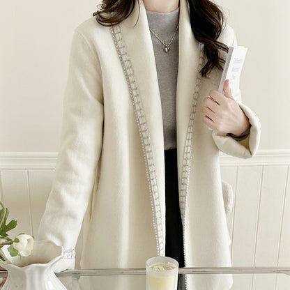 Chic Double-Sided Wool Coat with Pearl Trim Design