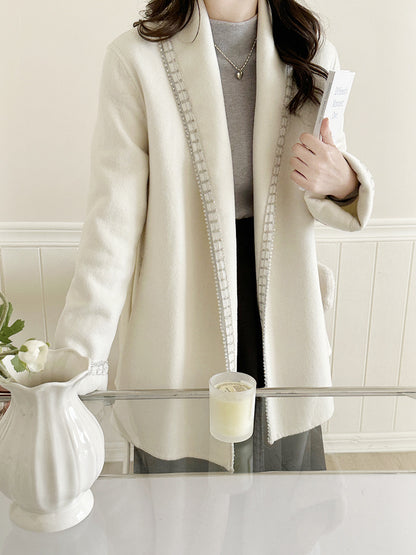 Chic Double-Sided Wool Coat with Pearl Trim Design